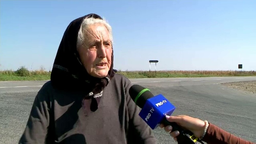 Bătrâna care a trecut strada fără să se asigure, provocând o tragedie, a fost condamnată. Are sechestru pe casa de chirpici - Imaginea 4