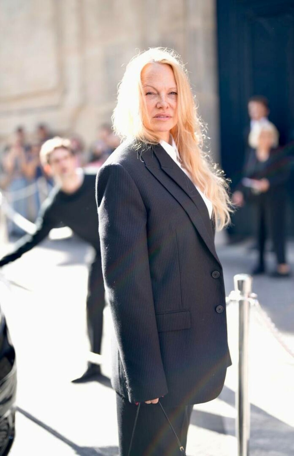 Pamela Anderson, fără machiaj la 56 de ani. Cum a apărut la Săptămâna Modei de la Paris | GALERIE FOTO - Imaginea 7
