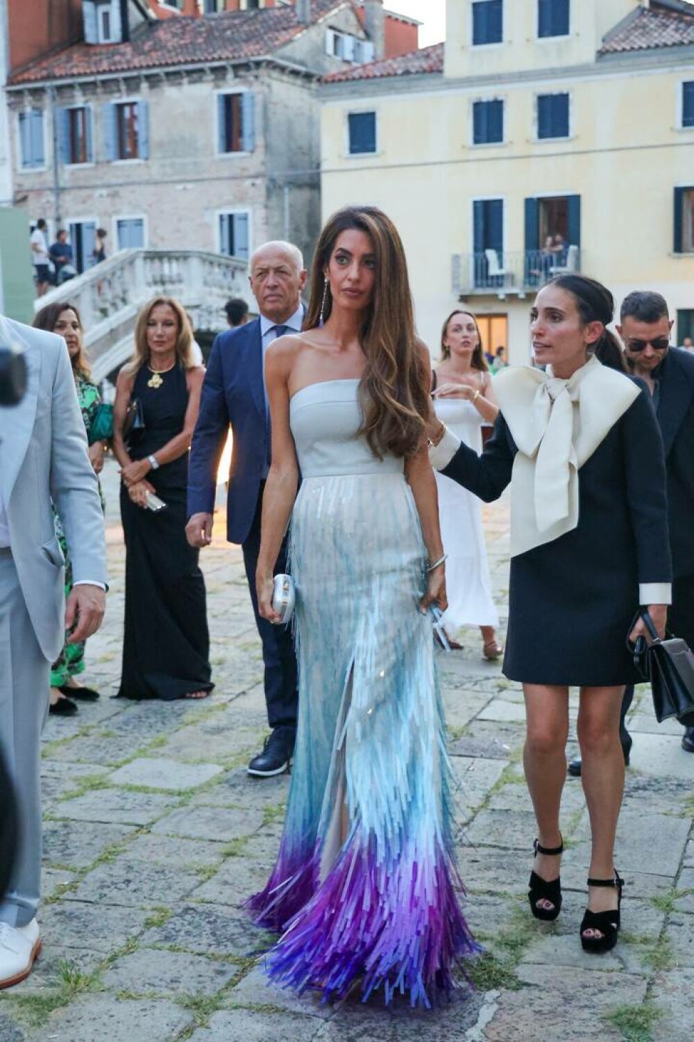 Amal Clooney, elegantă și rafinată. Unde a fost văzută soția lui George Clooney. GALERIE FOTO - Imaginea 8