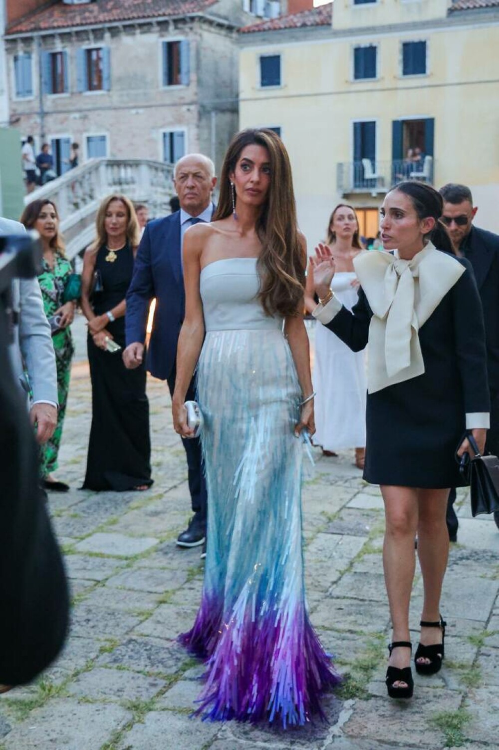 Amal Clooney, elegantă și rafinată. Unde a fost văzută soția lui George Clooney. GALERIE FOTO - Imaginea 11