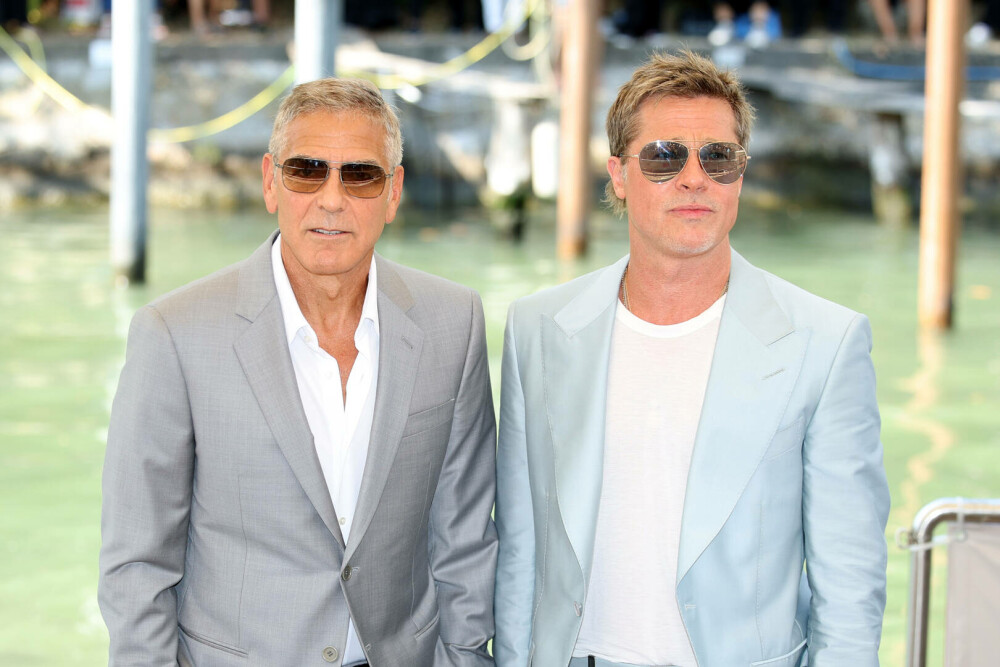 Cum și-au făcut apariția Brad Pitt şi George Clooney Festivalul de Film de la Veneţia. Cei doi își promovează noul lungmetraj - Imaginea 12