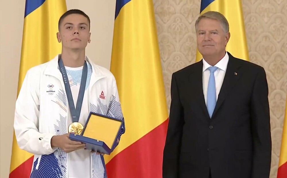 Klaus Iohannis i-a decorat pe medaliaţii olimpici şi paralimpici de la Paris. La eveniment a fost prezentă şi Nadia Comăneci - Imaginea 8