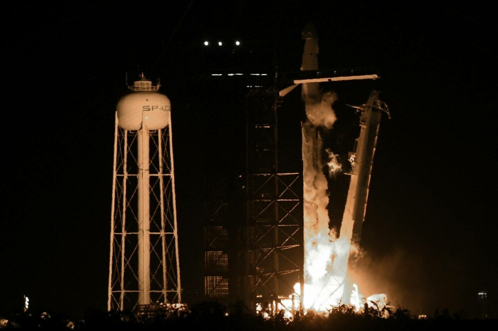 Astronauţii Polaris Dawn au finalizat prima ieşire privată în spaţiu. „Pământul pare cu siguranţă o lume perfectă”. VIDEO - Imaginea 7