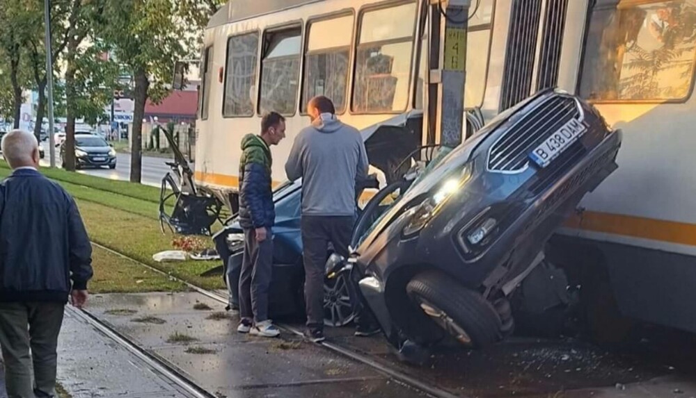 Reacția STB după accidentul mortal din București, unde un șofer a fost strivit de un tramvai - Imaginea 1