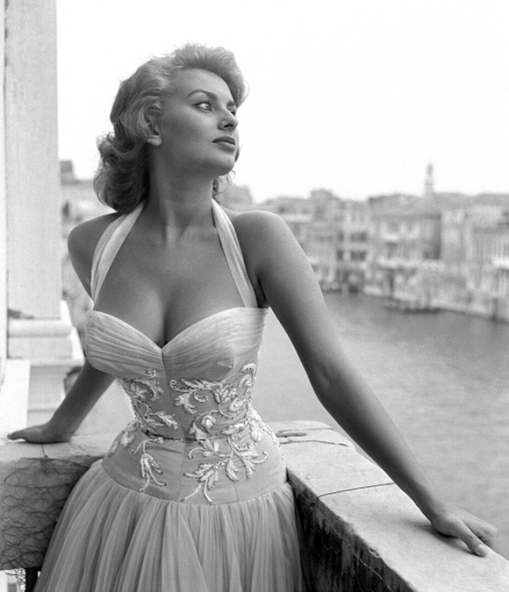 Sophia Loren împlinește 90 de ani. Povestea de viață a actriței bate orice film. „Sărbătoresc la Roma, unde a început totul