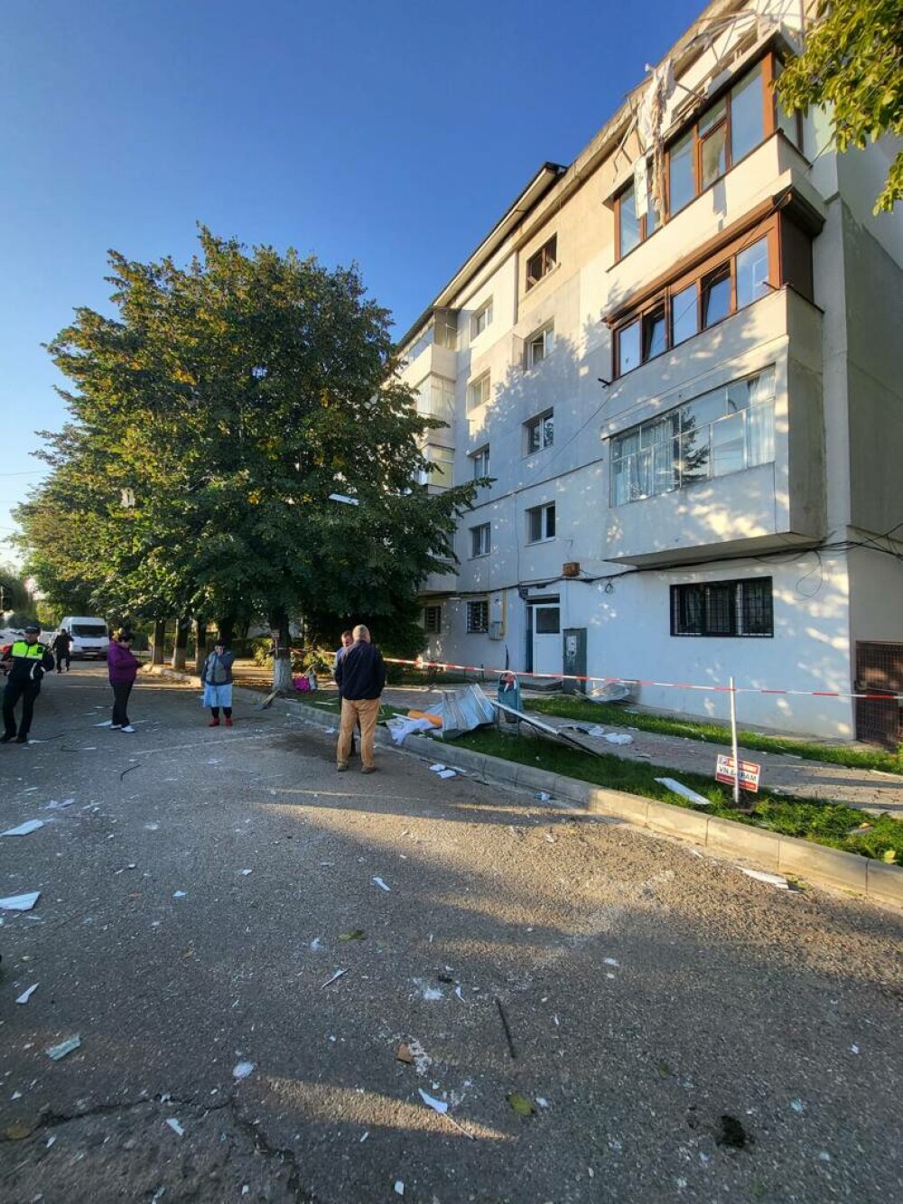 O centrală de apartament și o butelie au provocat explozii puternice în două apartamente din Prahova și Vrancea - Imaginea 1