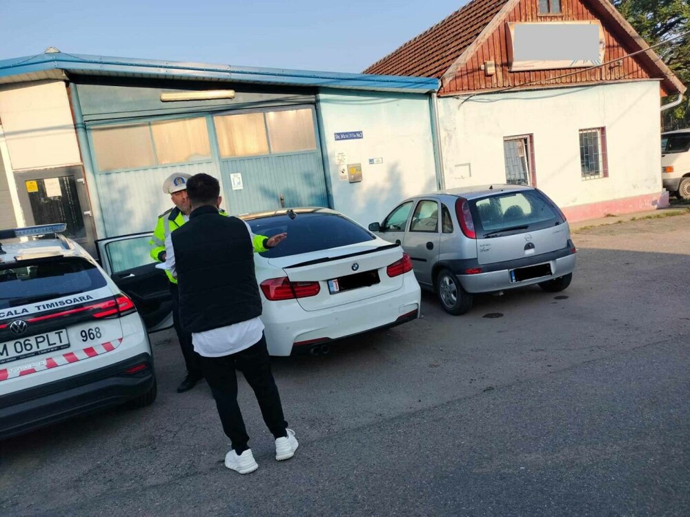 Șoferul unui BMW a virat brusc la vederea unor polițiști din Timișoara. Când l-au oprit, au făcut o descoperire neașteptată - Imaginea 1