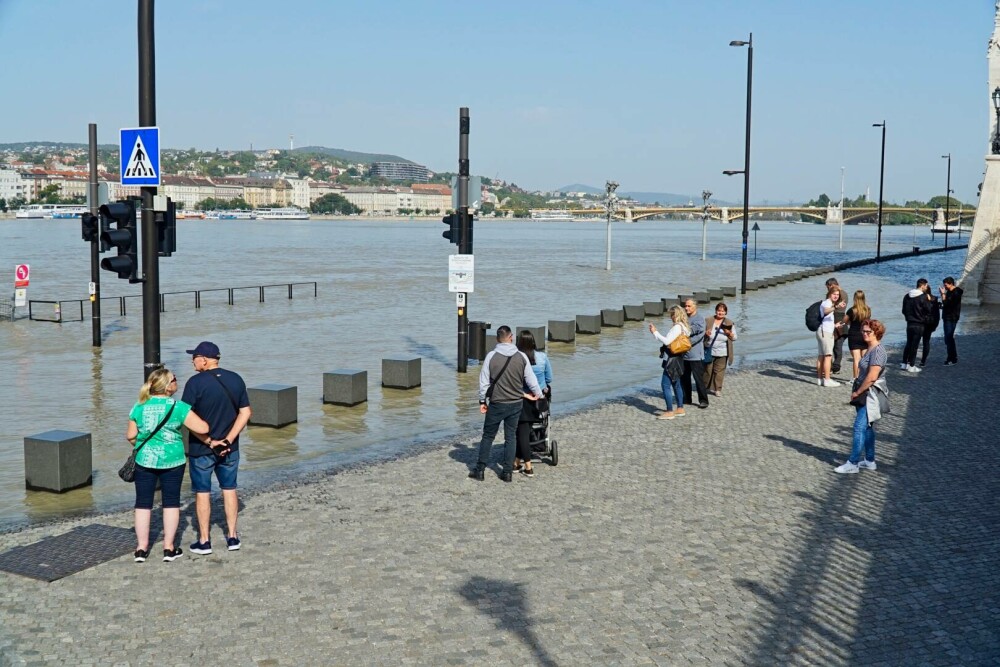 Cum arată Budapesta după ce a fost inundată de Dunăre. Imagini dramatice din capitala Ungariei. GALERIE FOTO - Imaginea 11