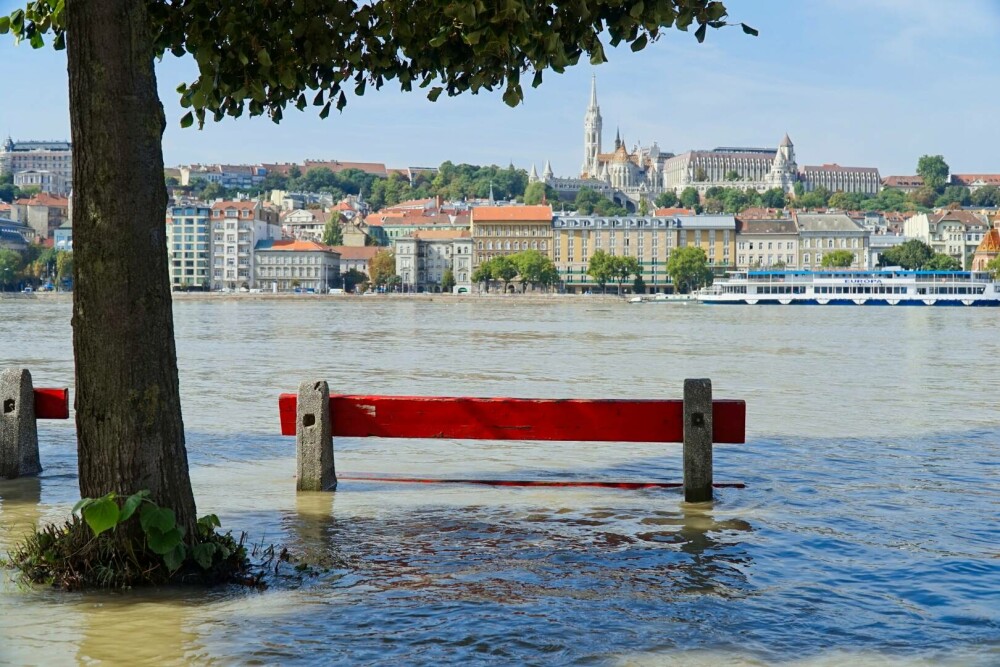 Cum arată Budapesta după ce a fost inundată de Dunăre. Imagini dramatice din capitala Ungariei. GALERIE FOTO - Imaginea 6