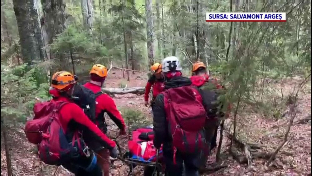 17 ore cumplite pentru salvamontiștii din Munții Piatra Craiului. Au salvat un medic căzut într-o zonă extrem de periculoasă - Imaginea 1