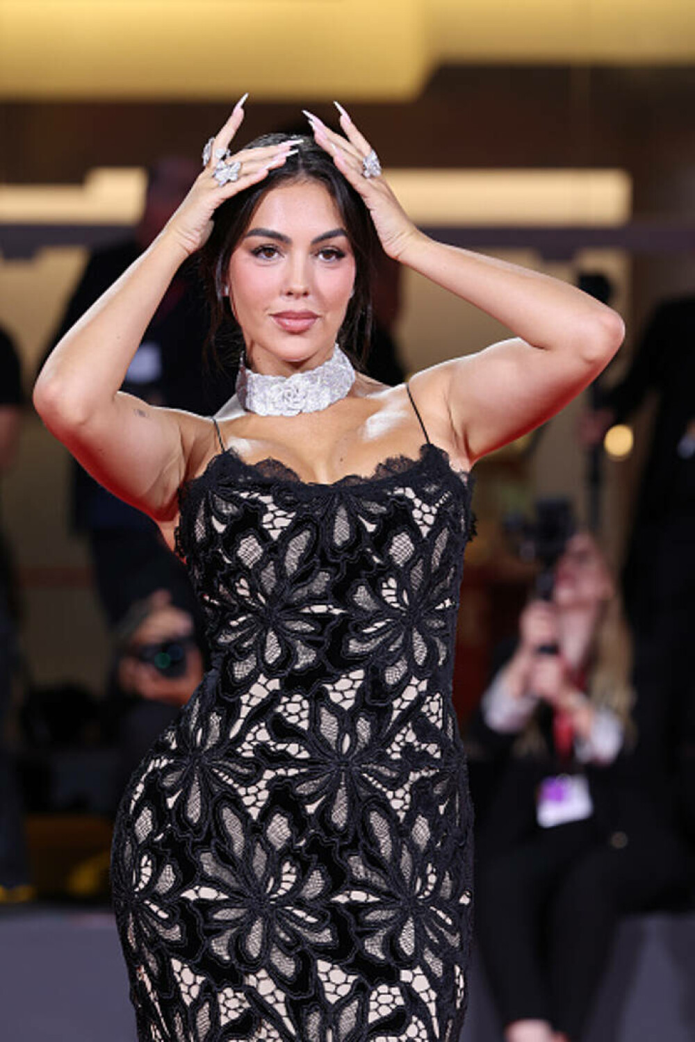 Georgina Rodriguez a atras toate privirile la Veneția. Logodnica lui Ronaldo și-a afișat inelul de 3 milioane de dolari. FOTO - Imaginea 3