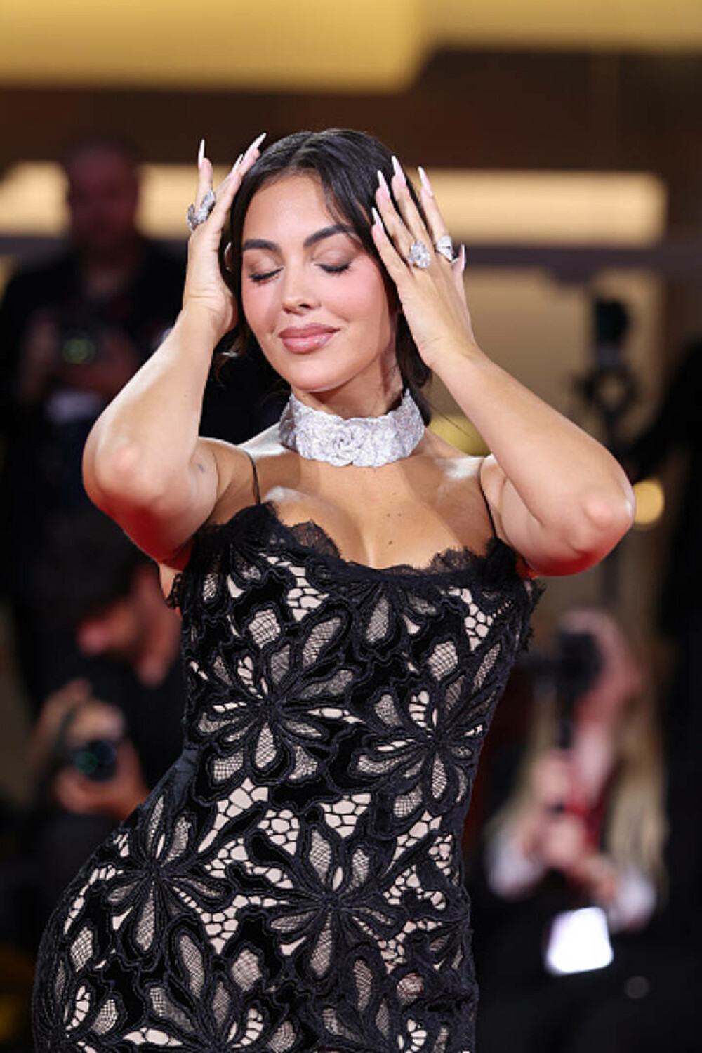 Georgina Rodriguez a atras toate privirile la Veneția. Logodnica lui Ronaldo și-a afișat inelul de 3 milioane de dolari. FOTO - Imaginea 4