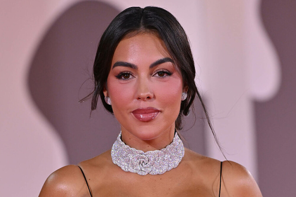 Georgina Rodriguez a atras toate privirile la Veneția. Logodnica lui Ronaldo și-a afișat inelul de 3 milioane de dolari. FOTO - Imaginea 28