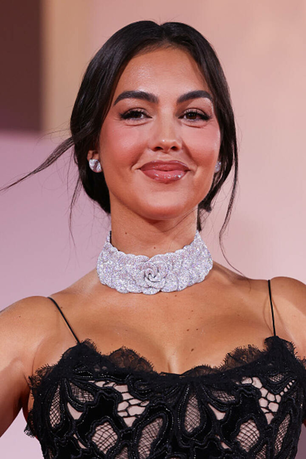 Georgina Rodriguez a atras toate privirile la Veneția. Logodnica lui Ronaldo și-a afișat inelul de 3 milioane de dolari. FOTO - Imaginea 31