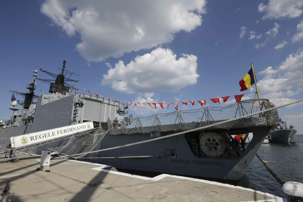 Ursula von der Leyen, în România. Șefa UE, mesaj ferm la baza Mihail Kogălniceanu: „Dragă Nicușor, sunteți puternici” - Imaginea 1