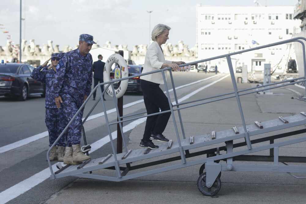Ursula von der Leyen, în România. Șefa UE, mesaj ferm la baza Mihail Kogălniceanu: „Dragă Nicușor, sunteți puternici” - Imaginea 2