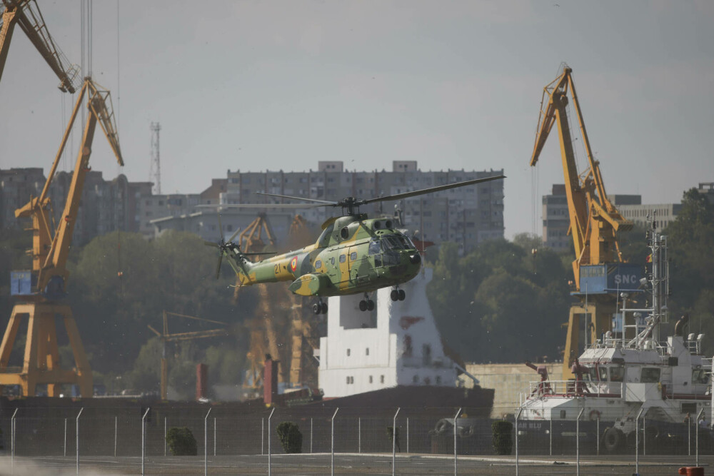 Ursula von der Leyen, în România. Șefa UE, mesaj ferm la baza Mihail Kogălniceanu: „Dragă Nicușor, sunteți puternici” - Imaginea 5