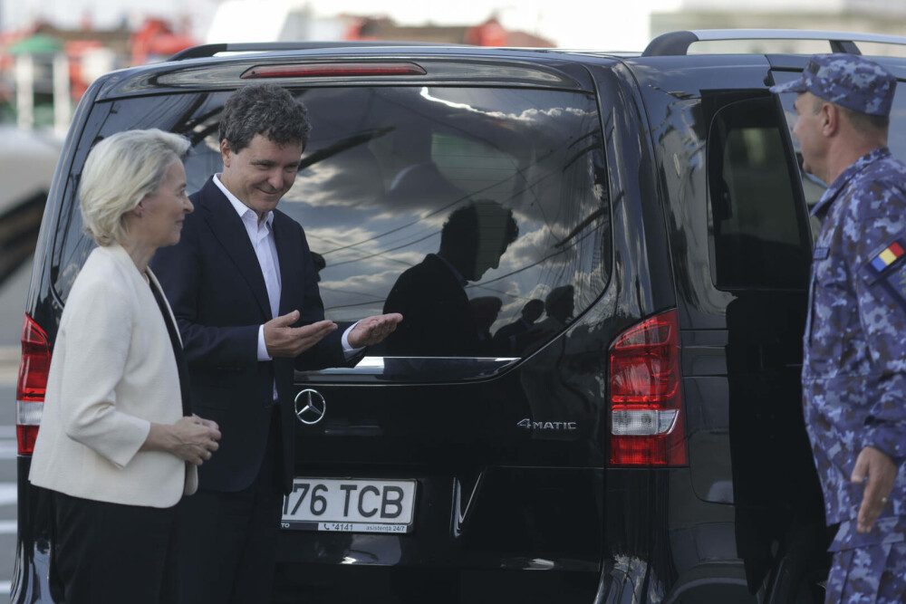Ursula von der Leyen, în România. Șefa UE, mesaj ferm la baza Mihail Kogălniceanu: „Dragă Nicușor, sunteți puternici” - Imaginea 8