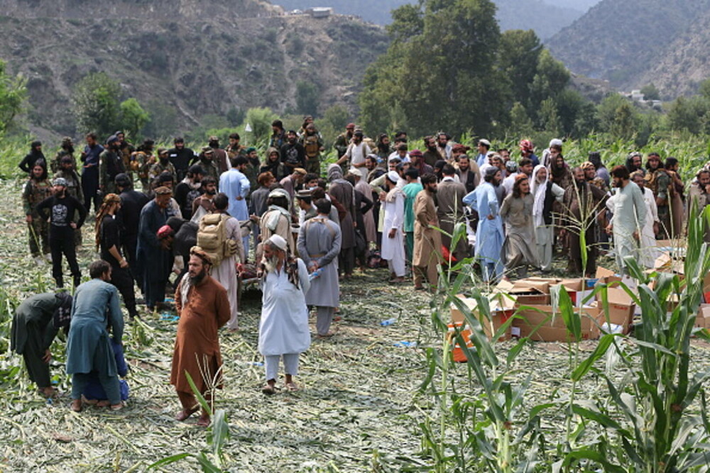 Într-un sat din Afganistan, cutremurul devastator nu a cruţat nicio familie. Sute de morţi şi mii de răniţi. GALERIE FOTO - Imaginea 4