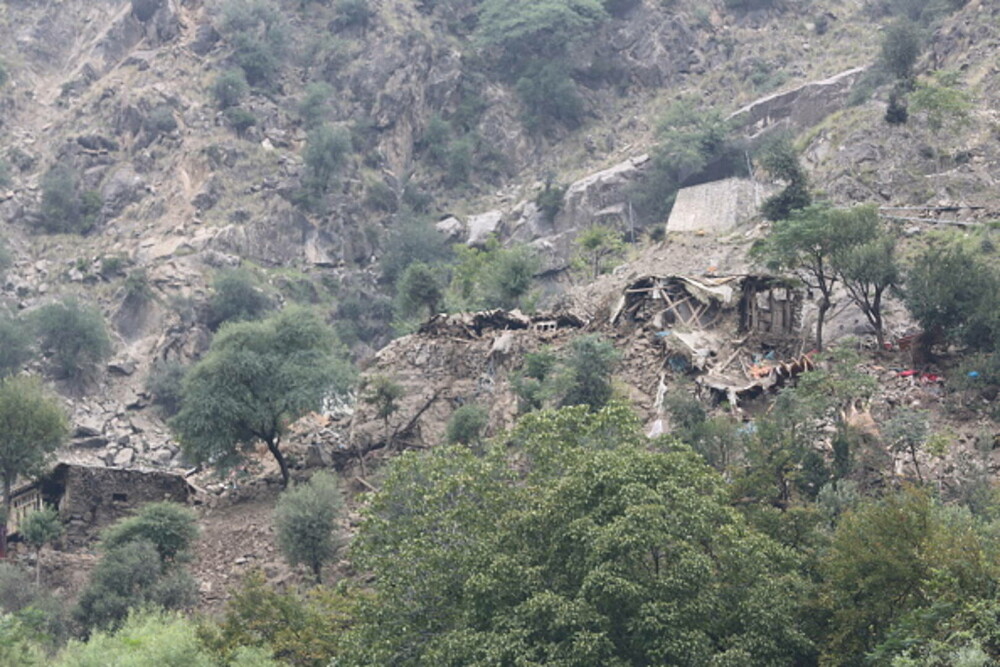 Într-un sat din Afganistan, cutremurul devastator nu a cruţat nicio familie. Sute de morţi şi mii de răniţi. GALERIE FOTO - Imaginea 6