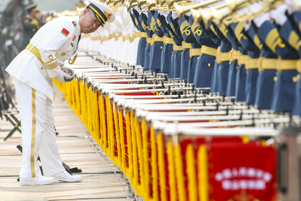 Xi Jinping, la uriașa paradă de la Beijing: ”China este de neoprit”. Liderul chinez, flancat de Putin și Kim Jong Un - Imaginea 10