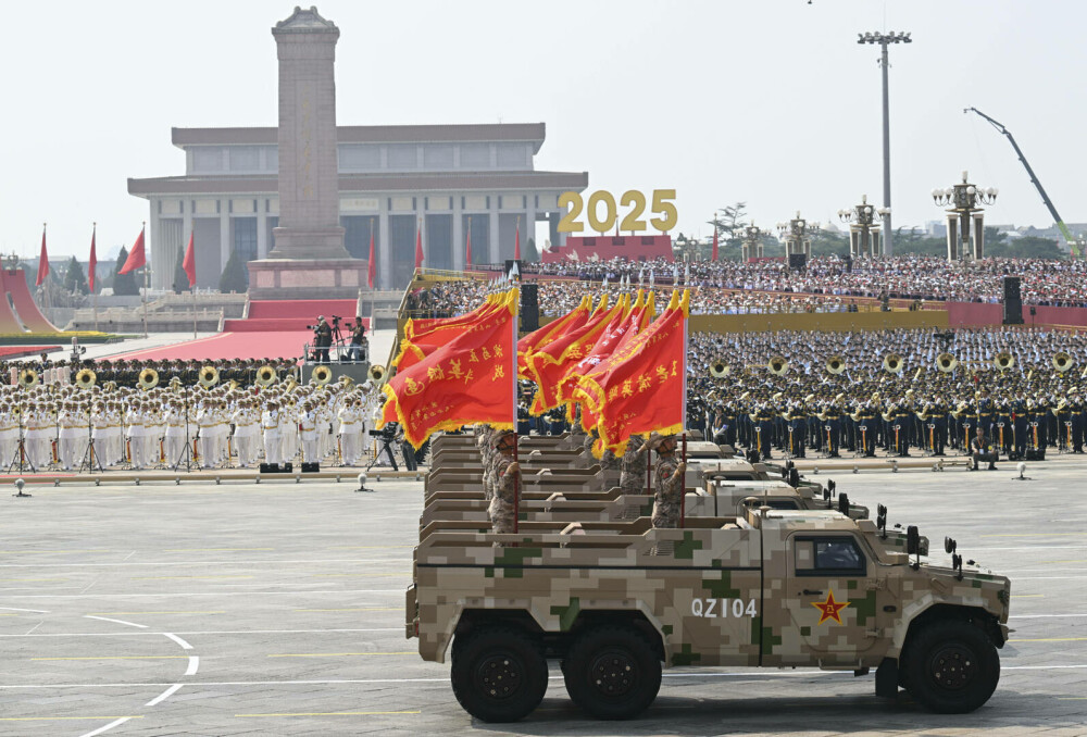 Xi Jinping, la uriașa paradă de la Beijing: ”China este de neoprit”. Liderul chinez, flancat de Putin și Kim Jong Un - Imaginea 33