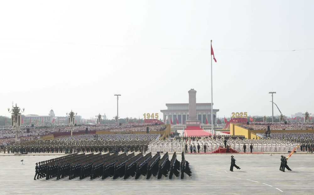 Xi Jinping, la uriașa paradă de la Beijing: ”China este de neoprit”. Liderul chinez, flancat de Putin și Kim Jong Un - Imaginea 38