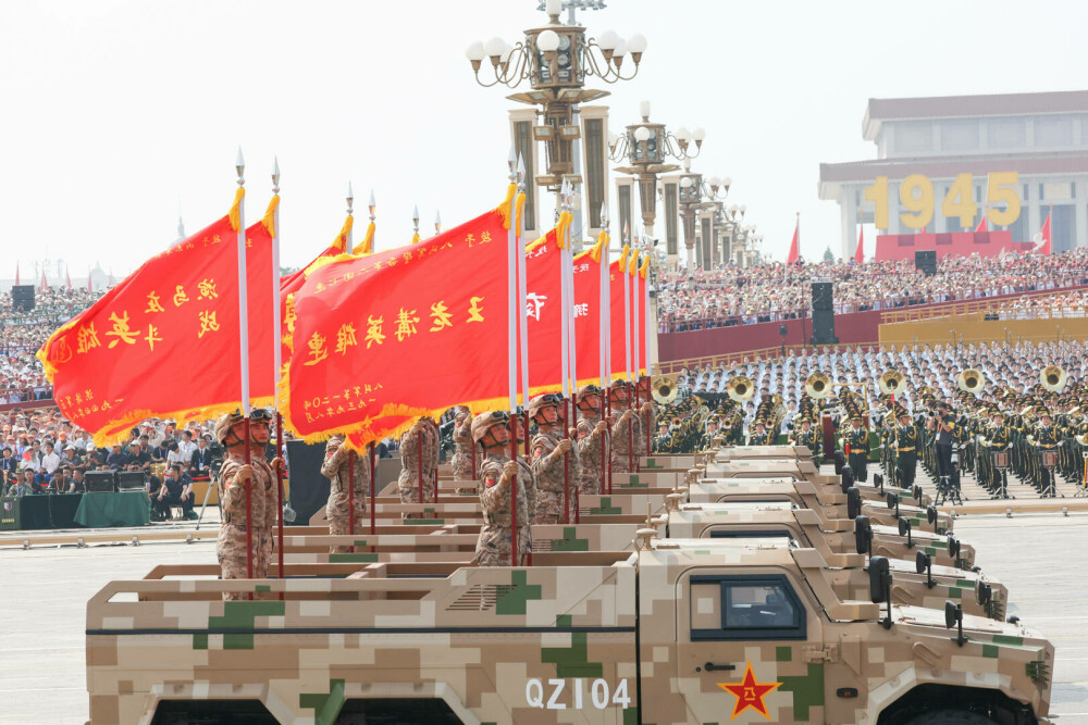 Xi Jinping, la uriașa paradă de la Beijing: ”China este de neoprit”. Liderul chinez, flancat de Putin și Kim Jong Un - Imaginea 40