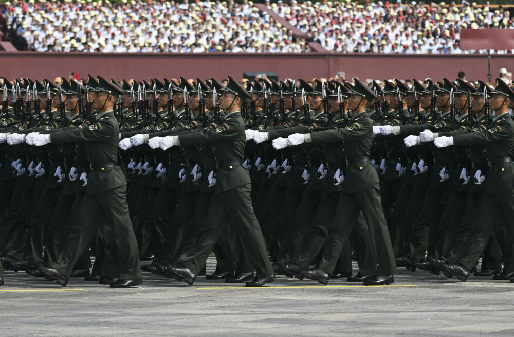 Xi Jinping, la uriașa paradă de la Beijing: ”China este de neoprit”. Liderul chinez, flancat de Putin și Kim Jong Un - Imaginea 45