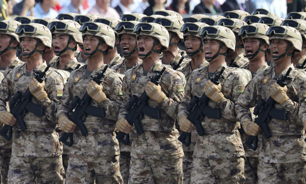 Xi Jinping, la uriașa paradă de la Beijing: ”China este de neoprit”. Liderul chinez, flancat de Putin și Kim Jong Un - Imaginea 46