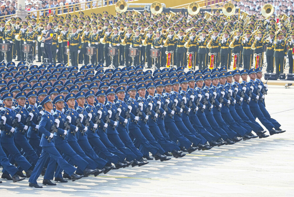 Xi Jinping, la uriașa paradă de la Beijing: ”China este de neoprit”. Liderul chinez, flancat de Putin și Kim Jong Un - Imaginea 52