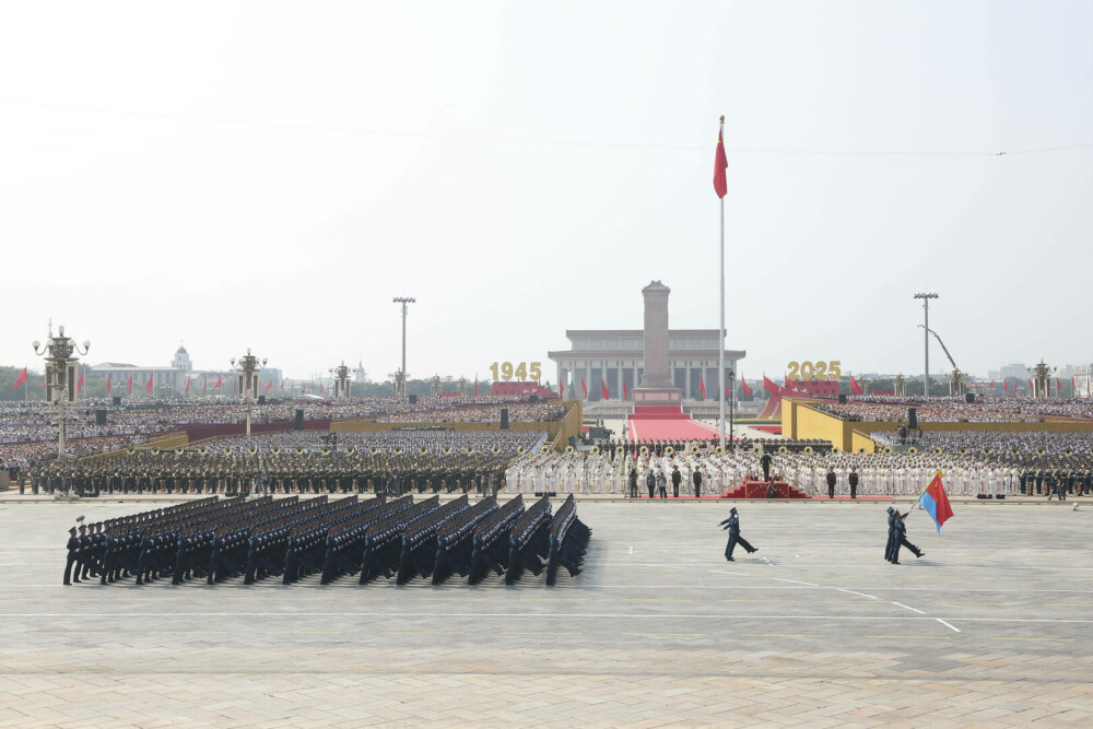 Xi Jinping, la uriașa paradă de la Beijing: ”China este de neoprit”. Liderul chinez, flancat de Putin și Kim Jong Un - Imaginea 53