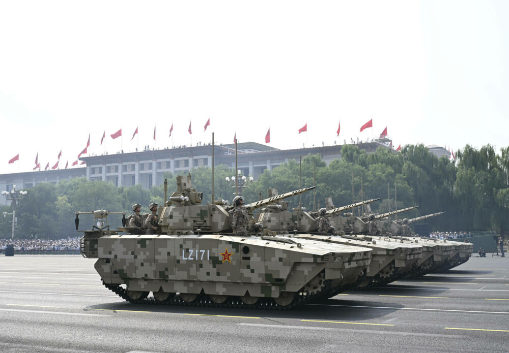 Xi Jinping, la uriașa paradă de la Beijing: ”China este de neoprit”. Liderul chinez, flancat de Putin și Kim Jong Un - Imaginea 60