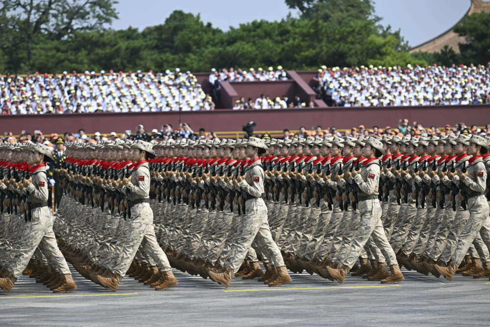 Xi Jinping, la uriașa paradă de la Beijing: ”China este de neoprit”. Liderul chinez, flancat de Putin și Kim Jong Un - Imaginea 65