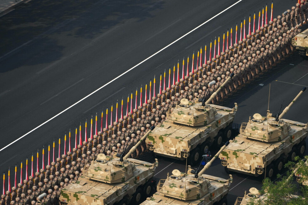 Xi Jinping, la uriașa paradă de la Beijing: ”China este de neoprit”. Liderul chinez, flancat de Putin și Kim Jong Un - Imaginea 71