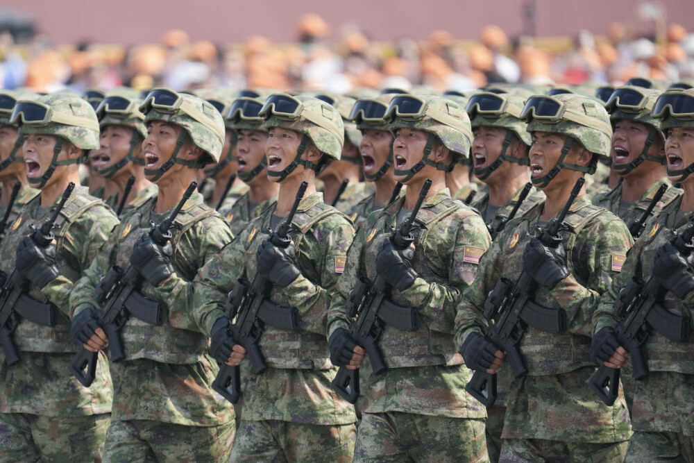 Xi Jinping, la uriașa paradă de la Beijing: ”China este de neoprit”. Liderul chinez, flancat de Putin și Kim Jong Un - Imaginea 74