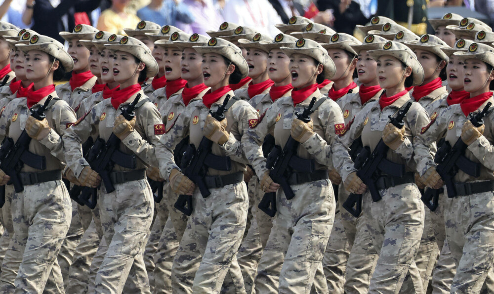 Xi Jinping, la uriașa paradă de la Beijing: ”China este de neoprit”. Liderul chinez, flancat de Putin și Kim Jong Un - Imaginea 80