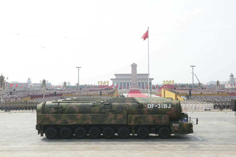 China și-a prezentat în premieră arsenalul nuclear: ”Atu strategic pentru apărarea demnității țării”. Imagini care dau fiori - Imaginea 8