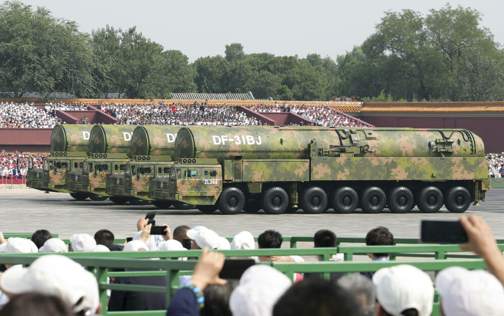 China și-a prezentat în premieră arsenalul nuclear: ”Atu strategic pentru apărarea demnității țării”. Imagini care dau fiori - Imaginea 25