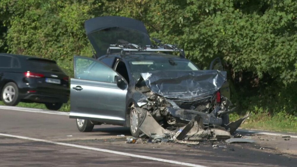 Accident cu cinci răniți, pe DN1 în Brașov. O cameră de supraveghere a surprins momentul impactului - Imaginea 2