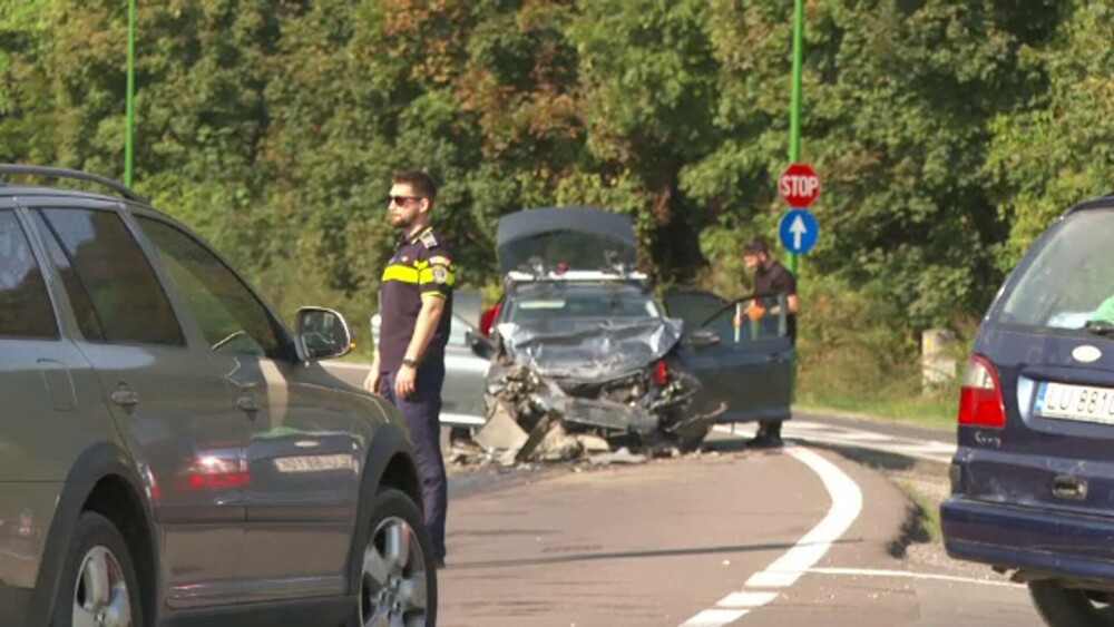 Accident cu cinci răniți, pe DN1 în Brașov. O cameră de supraveghere a surprins momentul impactului - Imaginea 5