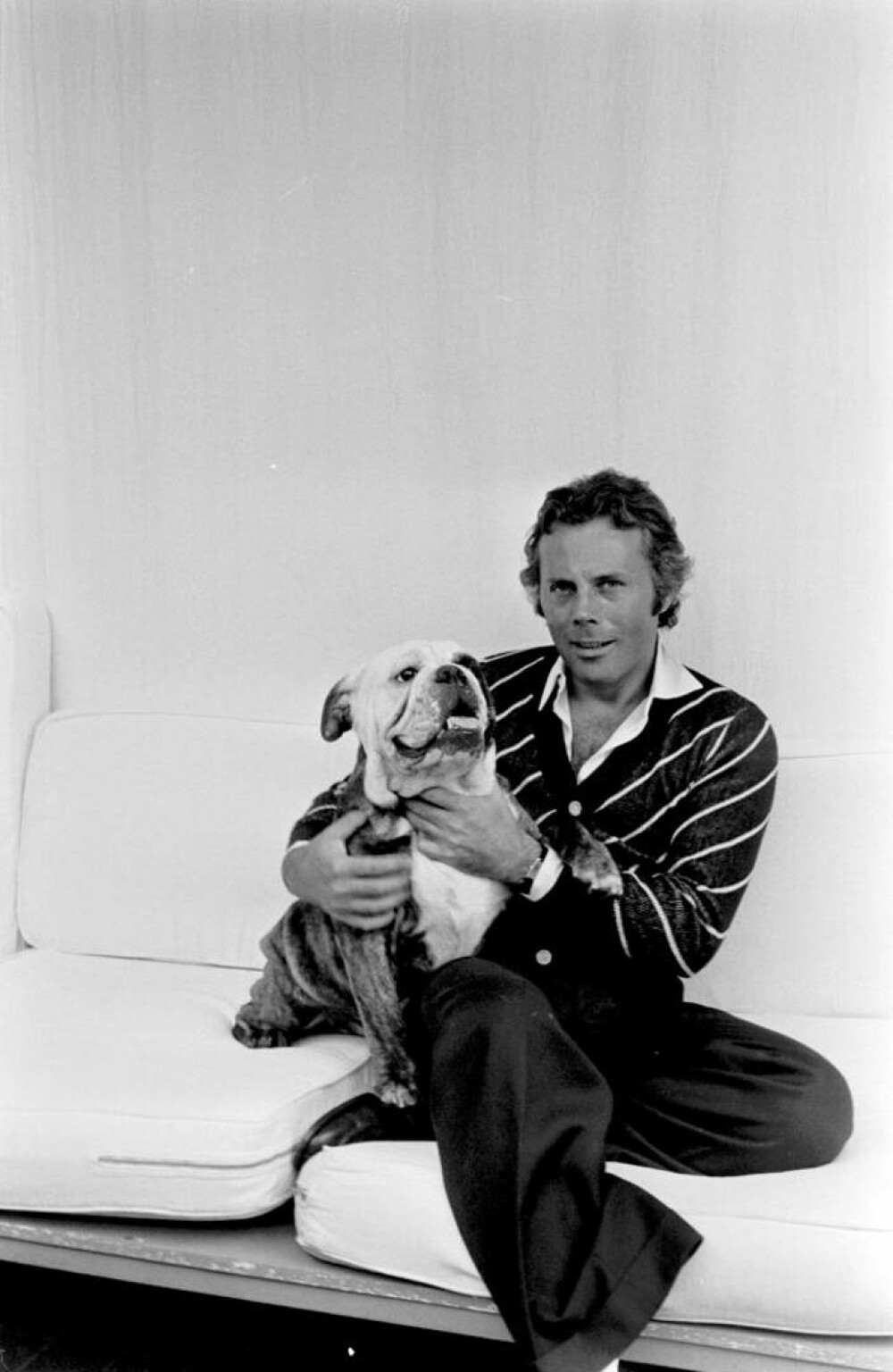 Cine a fost Giorgio Armani. Viața legendarului creator de modă Italian, în imagini | FOTO - Imaginea 5