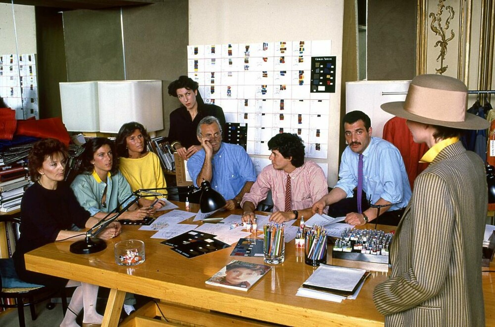 Cine a fost Giorgio Armani. Viața legendarului creator de modă Italian, în imagini | FOTO - Imaginea 13