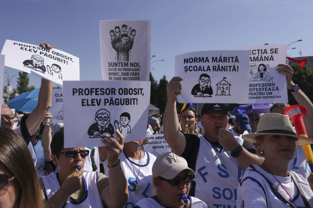 Profesorii au protestat în prima zi de școală. Mii de dascăli din toată țara au mers la Cotroceni - Imaginea 5