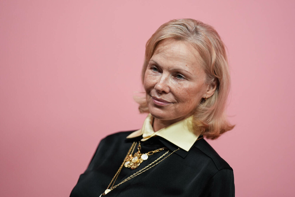 Pamela Anderson, din nou fără machiaj, la un eveniment monden din New York. GALERIE FOTO - Imaginea 3