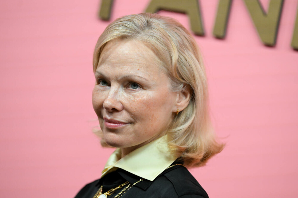 Pamela Anderson, din nou fără machiaj, la un eveniment monden din New York. GALERIE FOTO - Imaginea 4