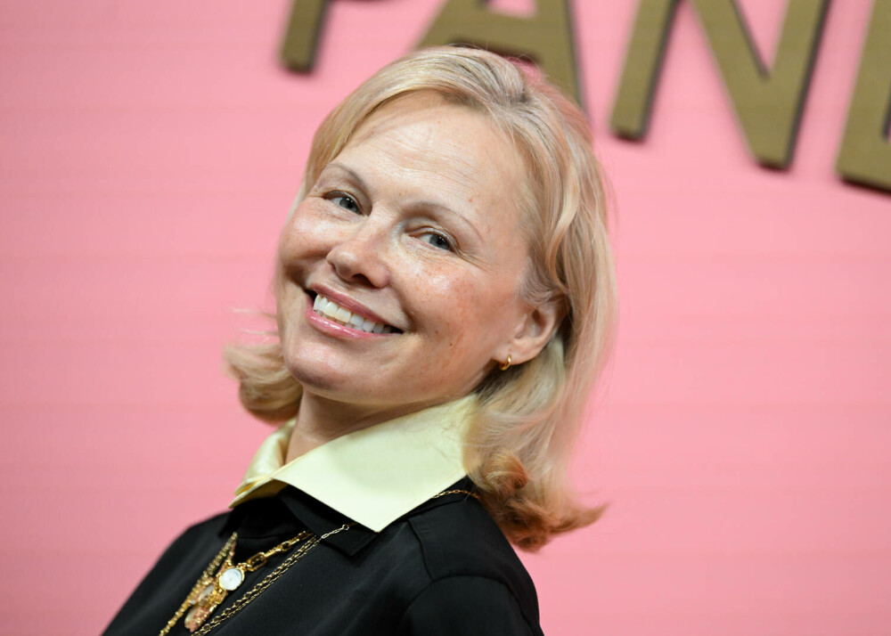 Pamela Anderson, din nou fără machiaj, la un eveniment monden din New York. GALERIE FOTO - Imaginea 5
