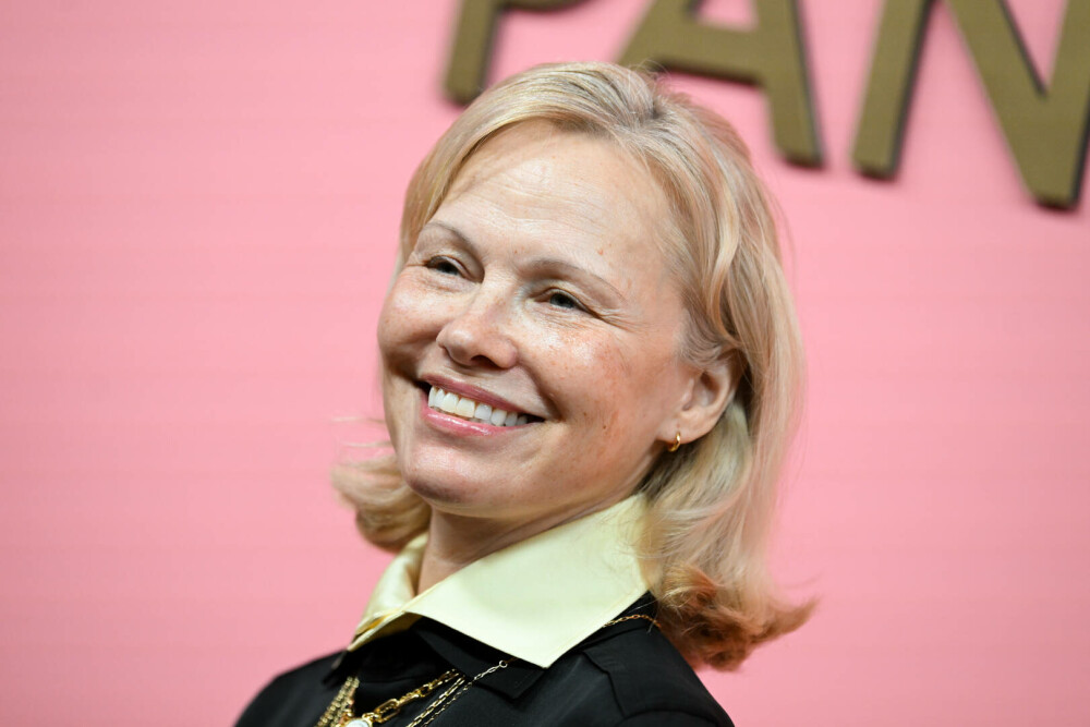 Pamela Anderson, din nou fără machiaj, la un eveniment monden din New York. GALERIE FOTO - Imaginea 6