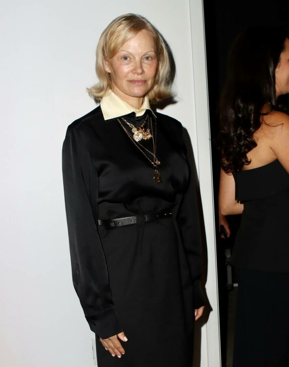 Pamela Anderson, din nou fără machiaj, la un eveniment monden din New York. GALERIE FOTO - Imaginea 14