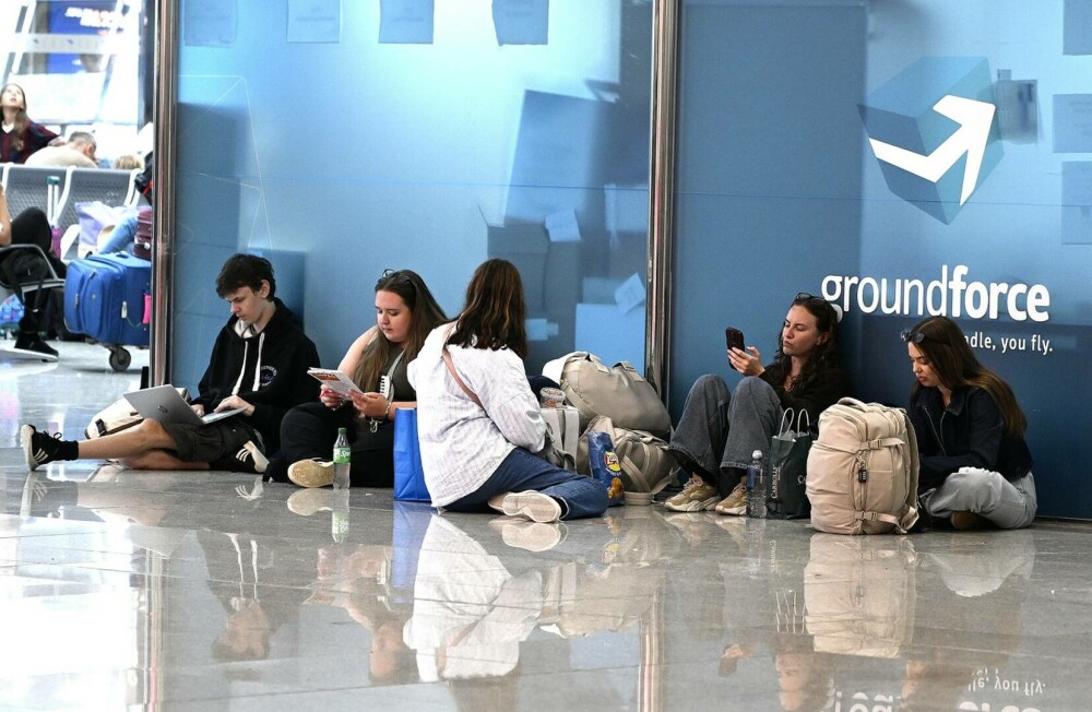 Haos pe aeroportul din Mallorca. Ploile torențiale au provocat întârzieri și anulări de zboruri. GALERIE FOTO - Imaginea 5